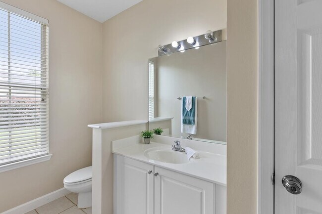 Building Photo - 3034 Cummings Ave