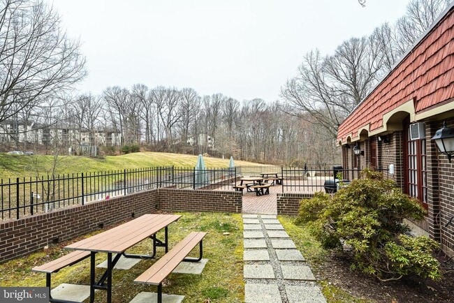 Building Photo - 5907 Noblestown Rd