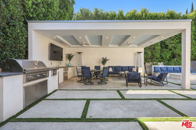 Building Photo - 13812 Cumpston St