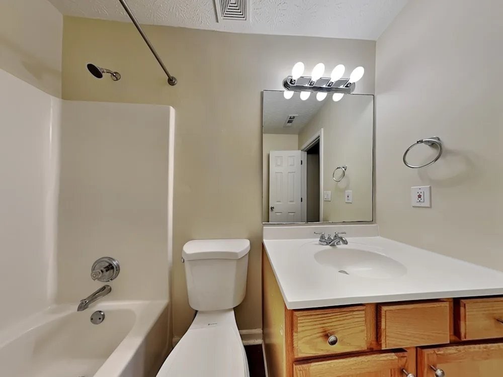 Building Photo - 740 Avening Ct
