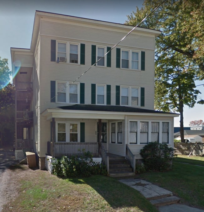 Building Photo - 70 Maple St