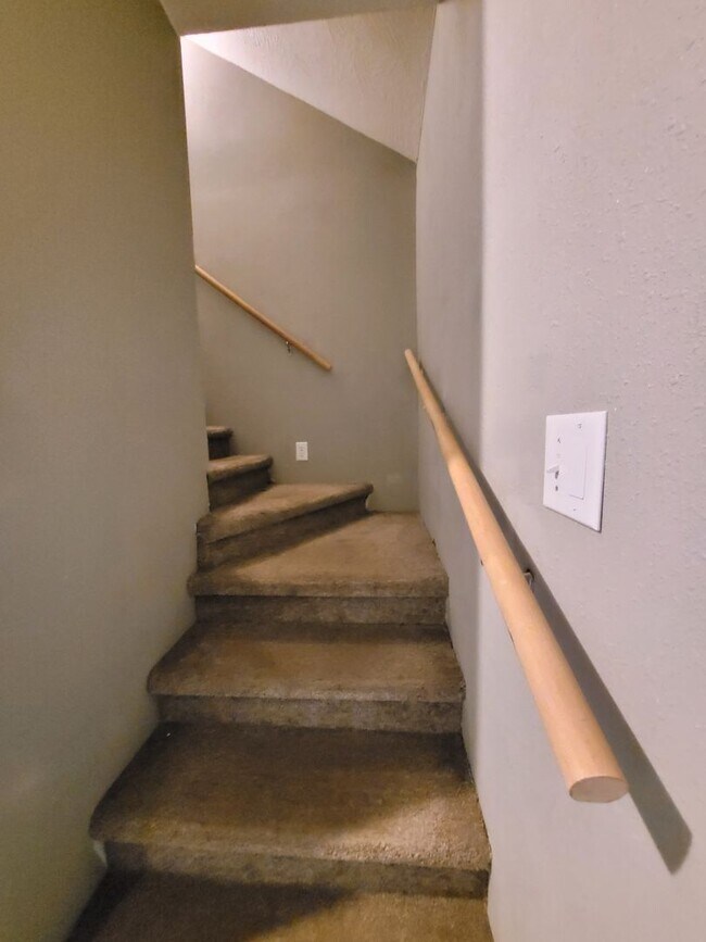 Building Photo - REMODELED 4 Bedroom, 2 Bath Home, 1 Block from DOLING PARK