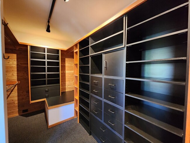 Building Photo - 3600 Cerrillos Rd