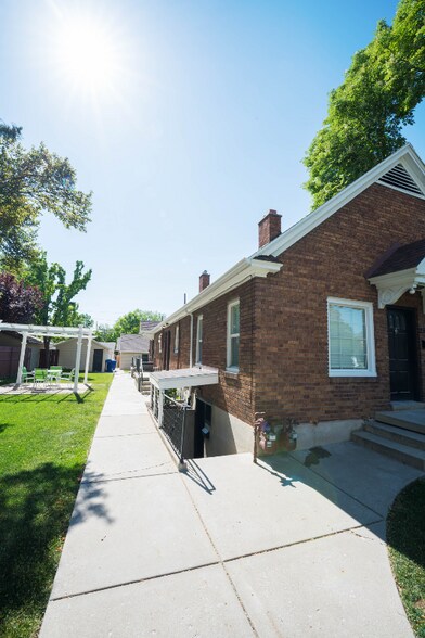 Building Photo - 2550 Highland Dr