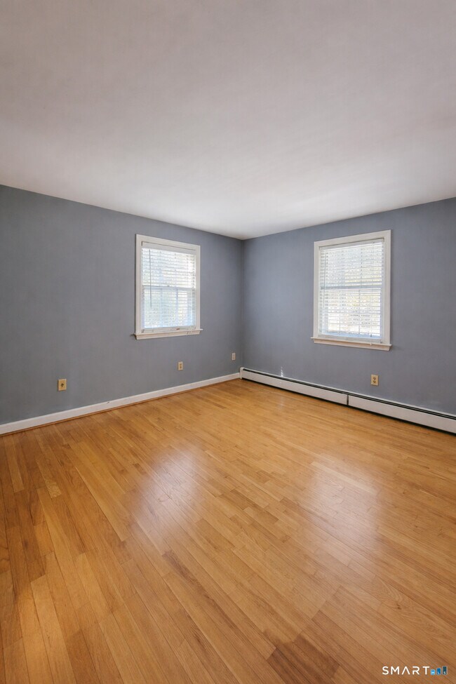 Building Photo - 12 Hilltop Dr