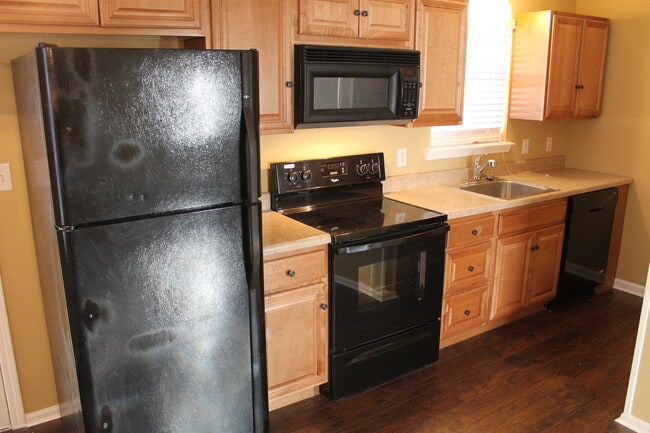 Building Photo - 207 Cobblestone Ct