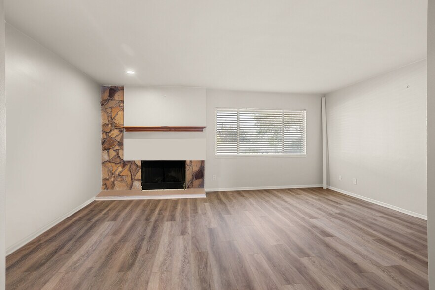 Building Photo - 205 E Old Mill Rd