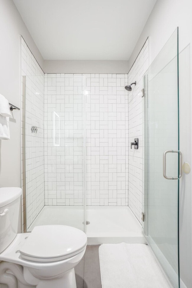 Building Photo - 205 W 4th St