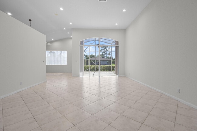 Building Photo - 7835 NW 78th Ave