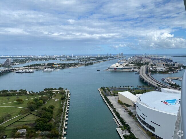 Building Photo - 888 Biscayne Blvd