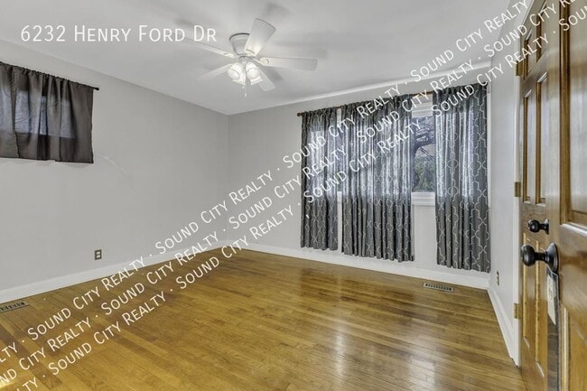 Building Photo - 6232 Henry Ford Dr