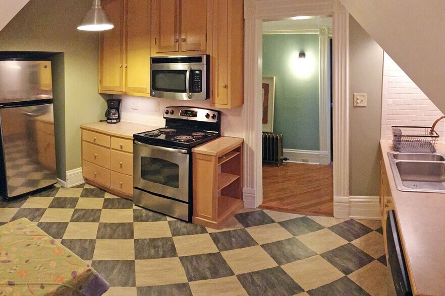 Kitchen - 827 N. Highland Ave.