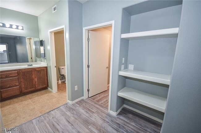 Building Photo - 50 Aura de Blanco St