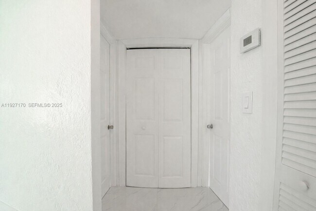 Building Photo - 14920 Garfield Dr