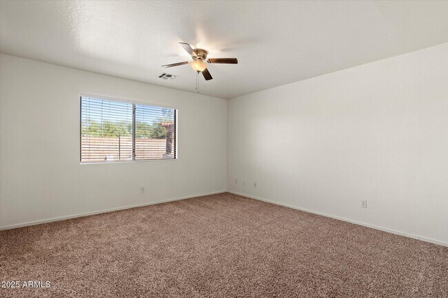 Building Photo - 15848 W Woodlands Ave