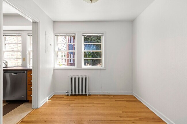 Building Photo - 235 NE 61st Ave