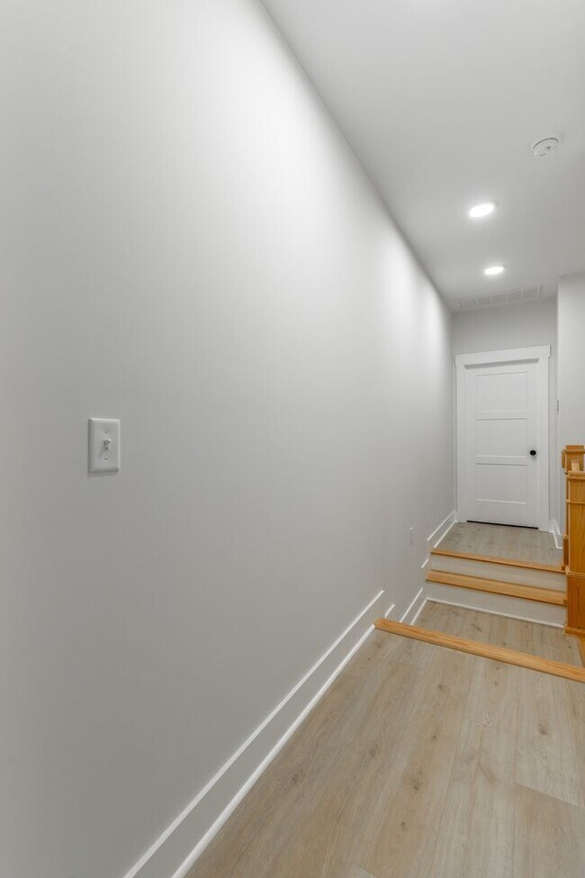 Building Photo - 1124 Garfield St