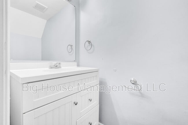 Building Photo - 4536 Reeves Pl