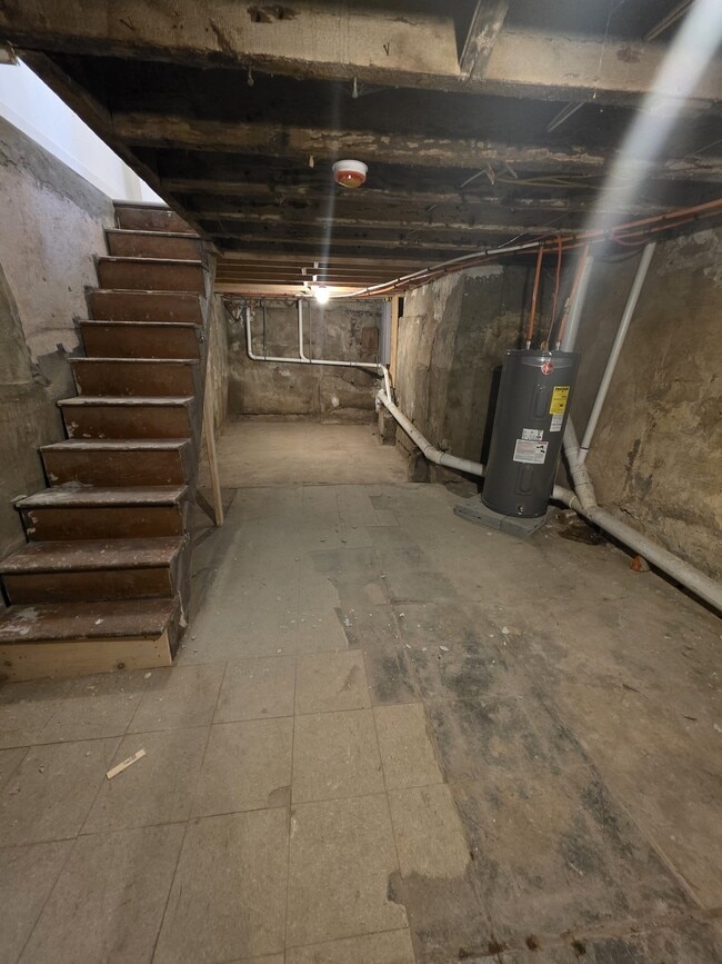 Building Photo - 2304 W Huntingdon St