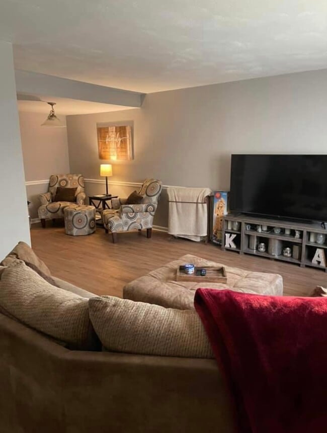 Building Photo - 4470 John Jay Ln