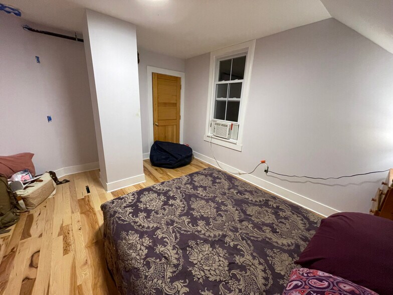 Building Photo - 18 Salmon Falls Rd