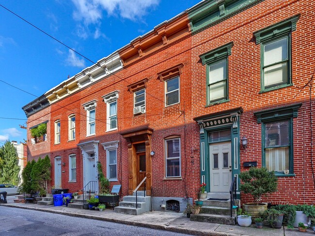 Building Photo - 2 Bedroom Single Family on Susquehanna