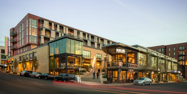 Building Photo - 1865-1865 SE Oak St