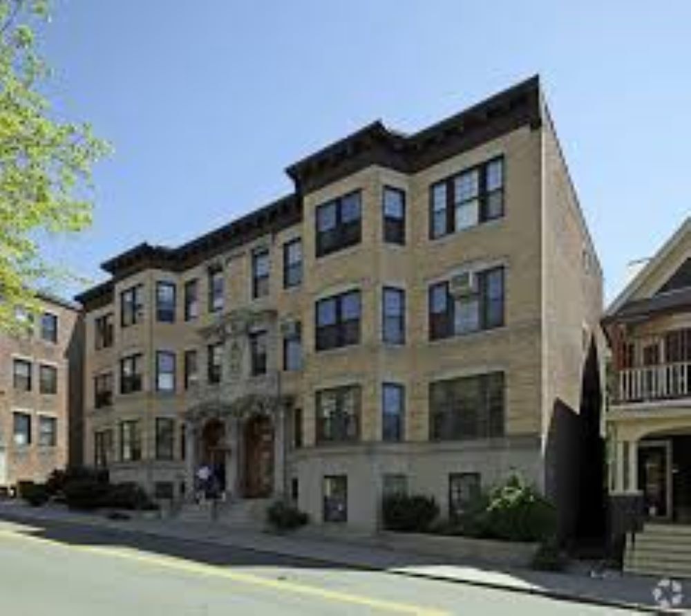 Building Photo - 12 Saint Paul St