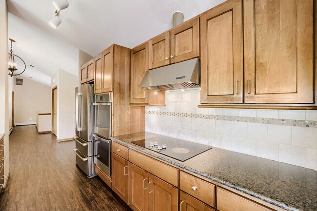 Building Photo - 21648 Mountsfield Dr