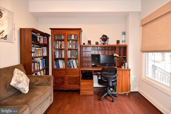 Building Photo - 4531 Westhall Dr