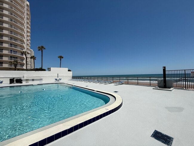 Building Photo - Fully Furnished 2-bedroom, 2-bath residence located in Oceans Five
