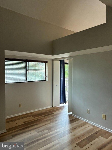 Building Photo - 640 Geneva Dr