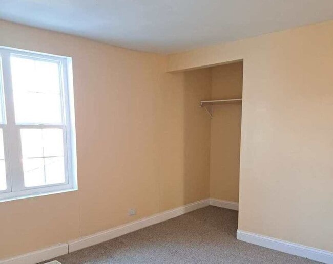 Building Photo - 2015 Berkshire Cir