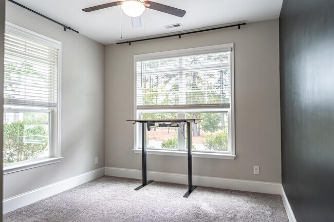 Building Photo - 153 Keowee Cir