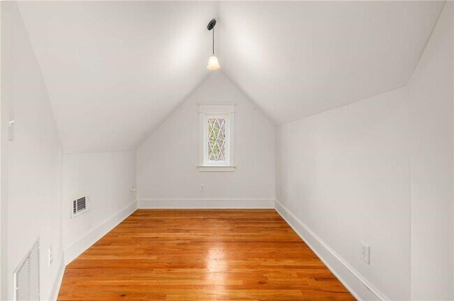 Building Photo - 787 Flat Shoals Ave SE