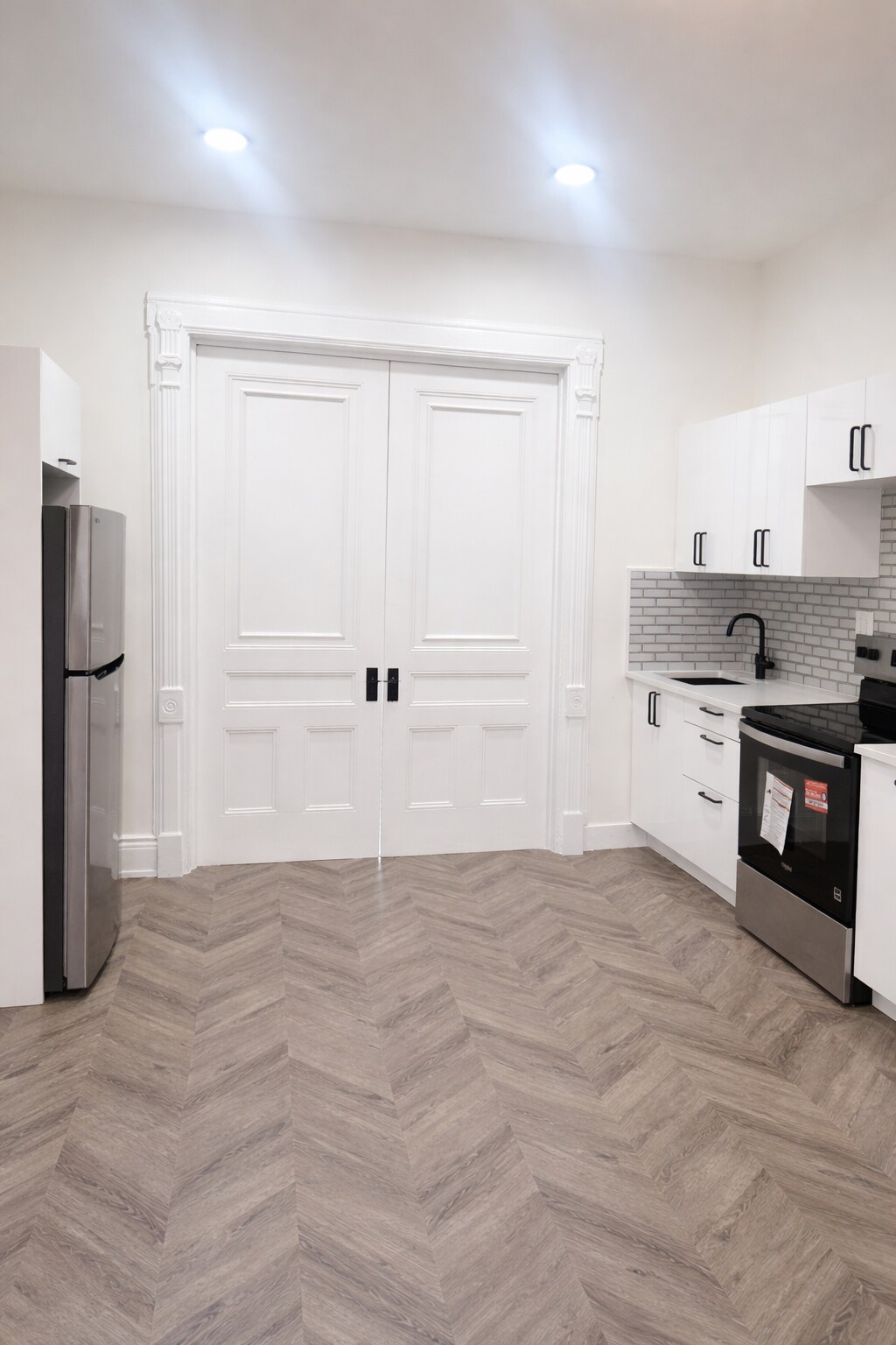 Building Photo - 18A Vernon Ave