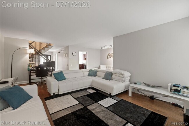 Building Photo - 1125 Meadowglen Ct
