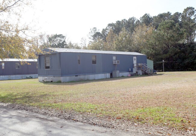Building Photo - 182 Maple Rd