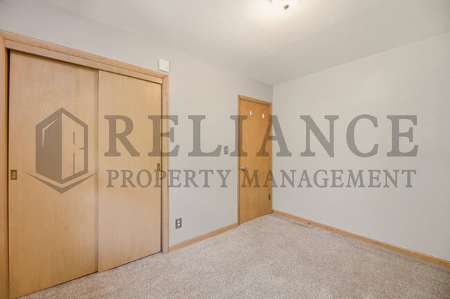 Building Photo - 6216 E Orme St