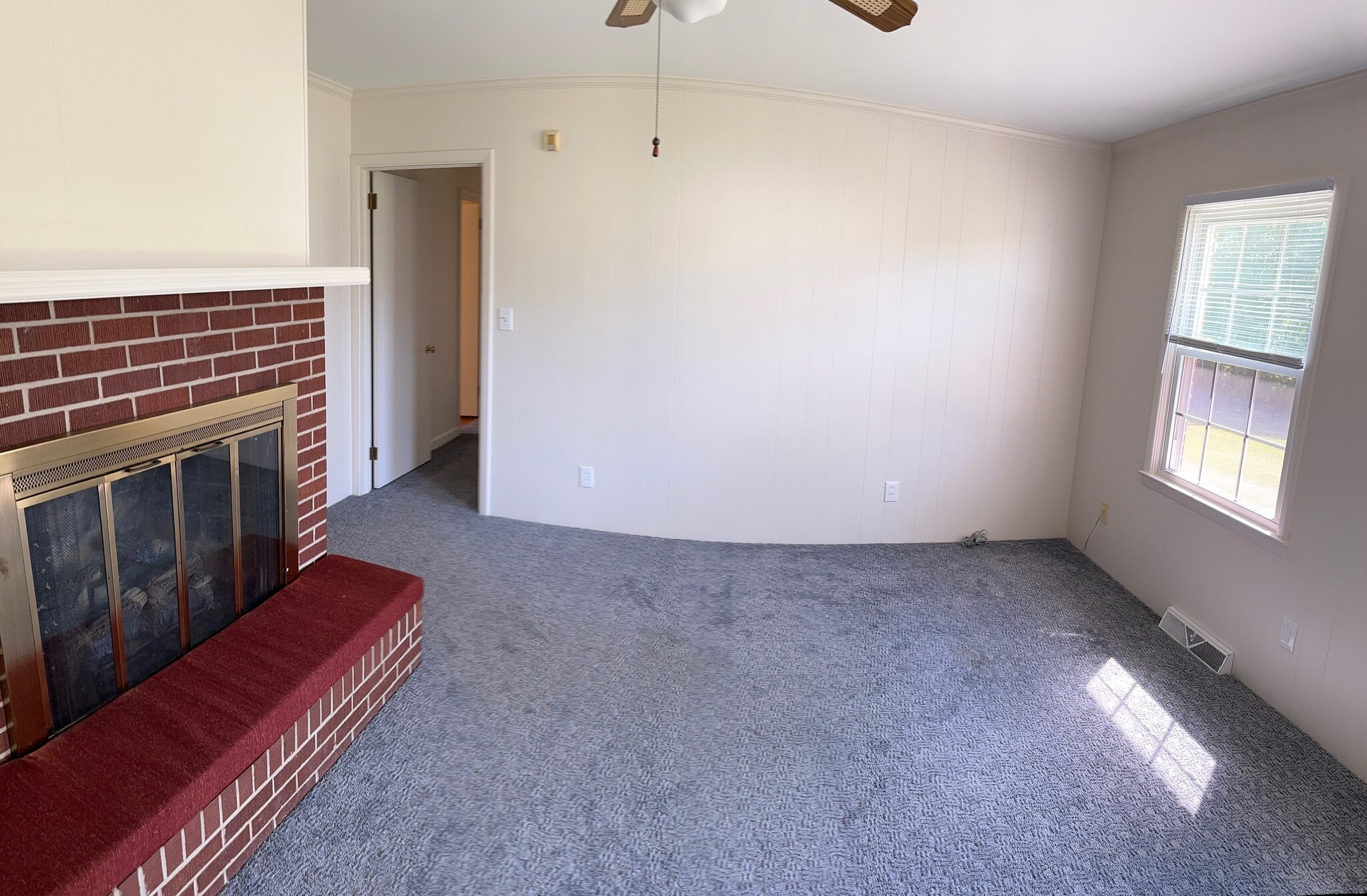 Family Room - 2133 Lincoln Rd