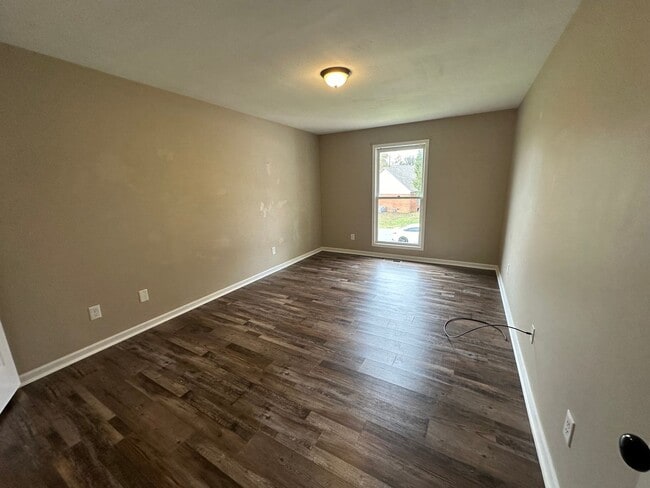 Building Photo - 1402 Valleywood Dr