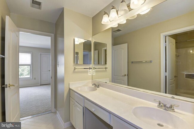 Building Photo - 2905 Gretna Pl