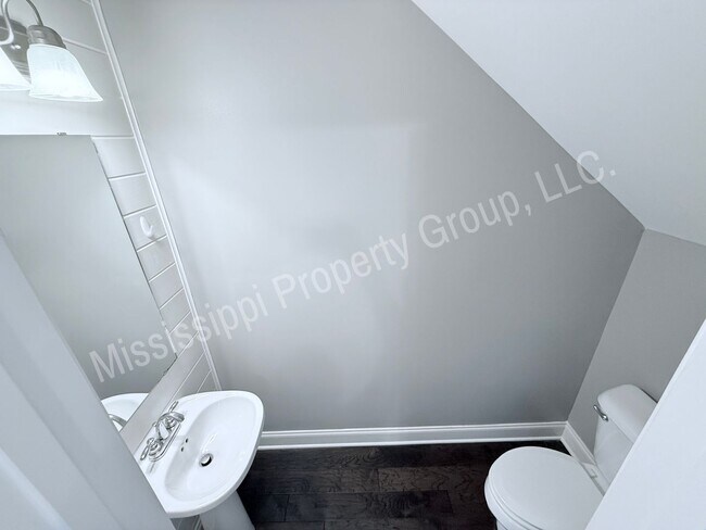 Building Photo - 4BR/4.5BA For Rent