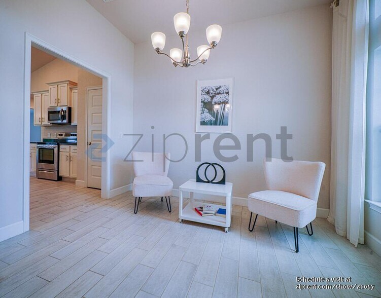 Building Photo - 15329 Aldama Cir