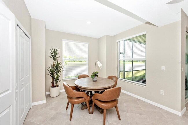 Building Photo - 12470 Wellen Golf St