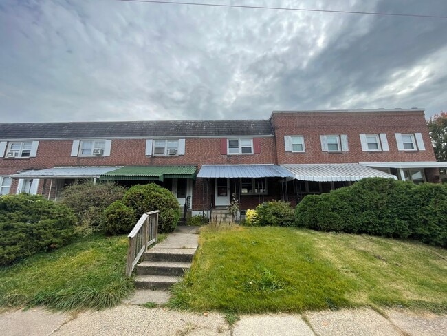 Building Photo - 3 Bedroom Single Family Home in Harrisburg!