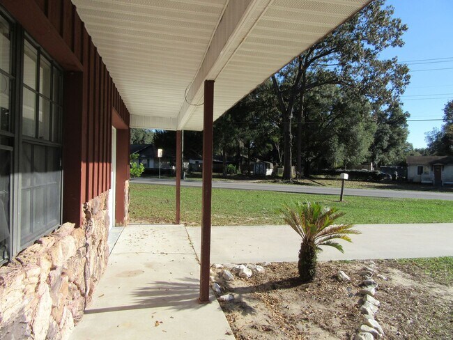 Building Photo - Charming 3/2 home in NE Ocala