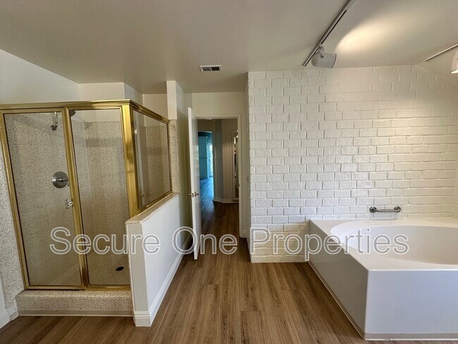 Building Photo - 1415 Redsail Cir