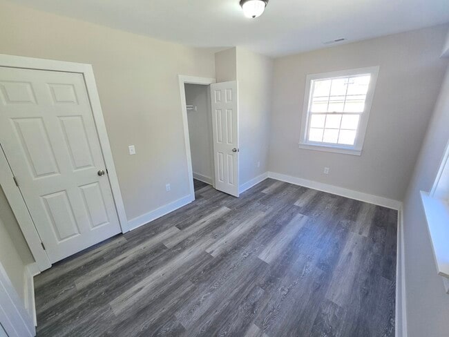 Building Photo - 9447 Peachtree St