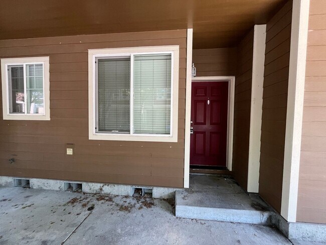 Building Photo - Beautiful 2Bd/2Ba Townhome in Notting Hill...